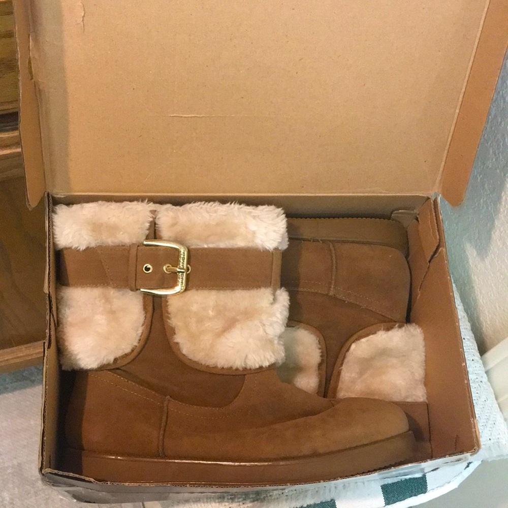 SALE! NWB! Faux Fur-Lined Boots with Gold Buckle - Picture 5 of 5